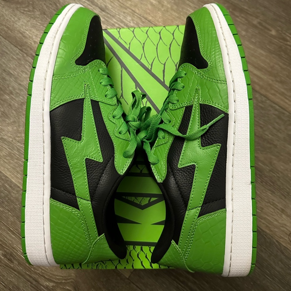 Air Kiy Sneakers